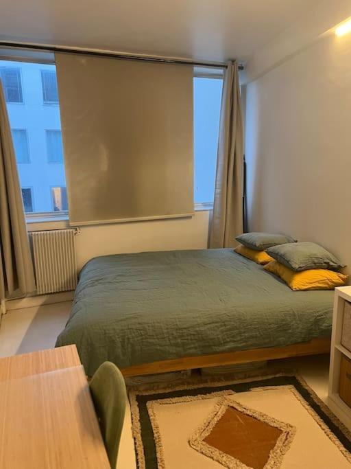 In The Area Of Apartment Paris